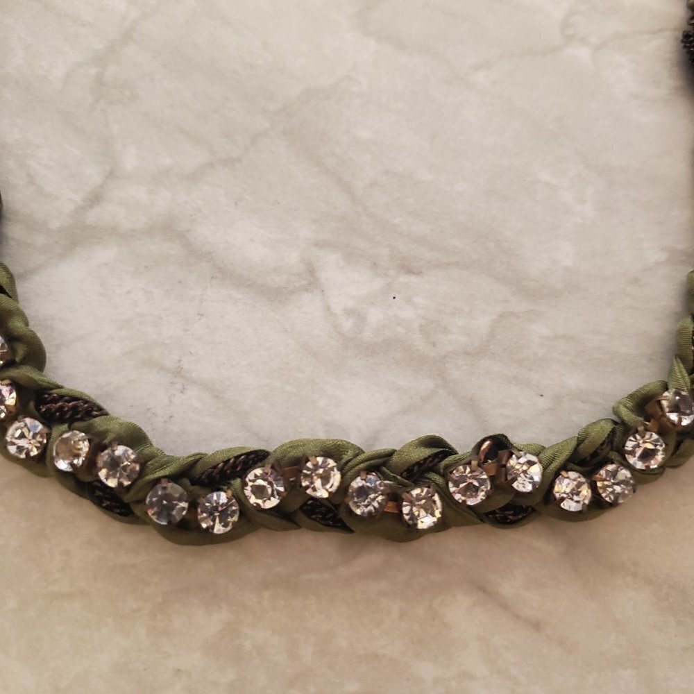 💚 J.Crew Olive Green Fabric Gunmetal Rhinestones Crystals Twisted Necklace 💚 - Picture 6 of 13